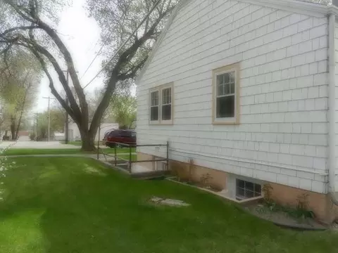 1008 B Ave E, Bismarck, ND 58501 photo 3