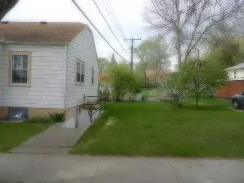 1008 B Ave E, Bismarck, ND 58501 photo 2