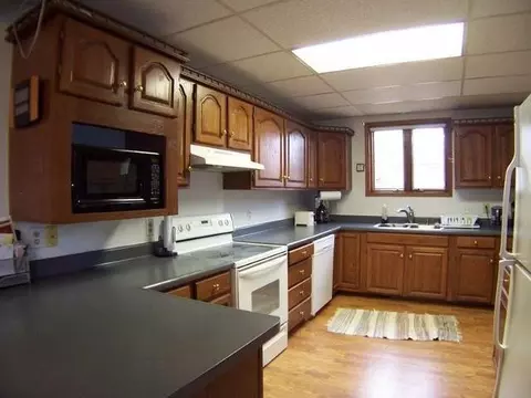 210 3rd St NE, Belfield, ND 58622 photo 6
