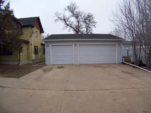 210 3rd St NE, Belfield, ND 58622 photo 24