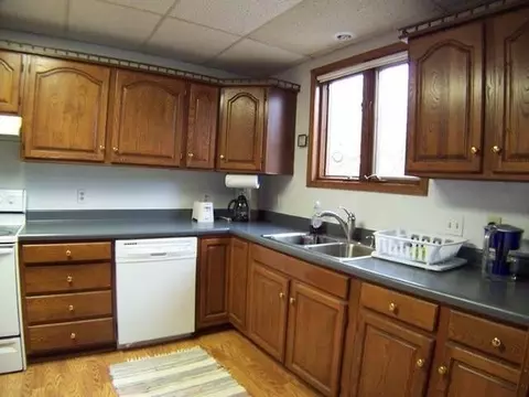 210 3rd St NE, Belfield, ND 58622 photo 4