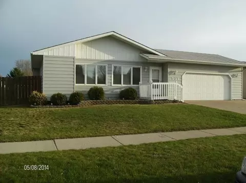 501 Wachter Ave E, Bismarck, ND 58504 photo 1