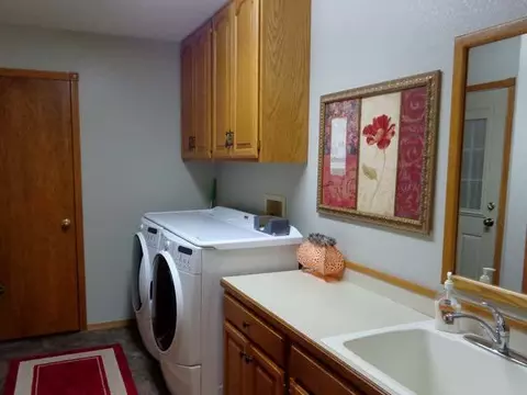 721 Juniper Dr, Bismarck, ND 58503 photo 33