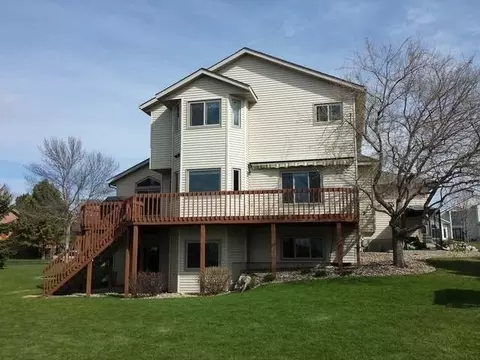 721 Juniper Dr, Bismarck, ND 58503 photo 1