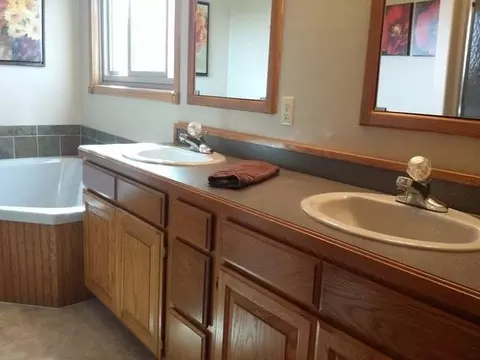721 Juniper Dr, Bismarck, ND 58503 photo 37