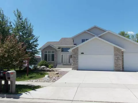 1258 Eagle Crest Lp, Bismarck, ND 58503 photo 1