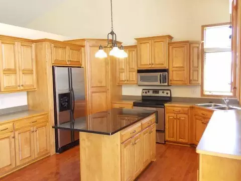1258 Eagle Crest Lp, Bismarck, ND 58503 photo 3