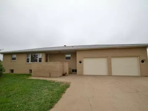 2020 County Rd 137 Rd, Mandan, ND 58554 photo 1