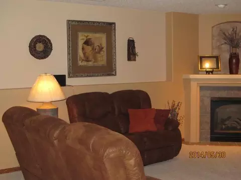 5325 Walker Dr, Bismarck, ND 58504 photo 5