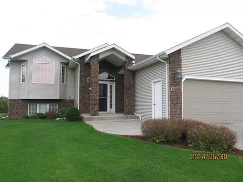 5325 Walker Dr, Bismarck, ND 58504 photo 32