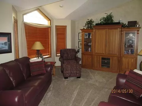 5325 Walker Dr, Bismarck, ND 58504 photo 14