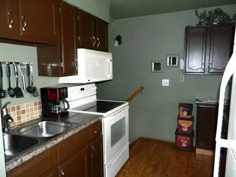 1848 Divide Ave E, Bismarck, ND 58501 photo 2