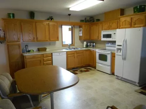 1782 Volk Dr, Bismarck, ND 58501 photo 3