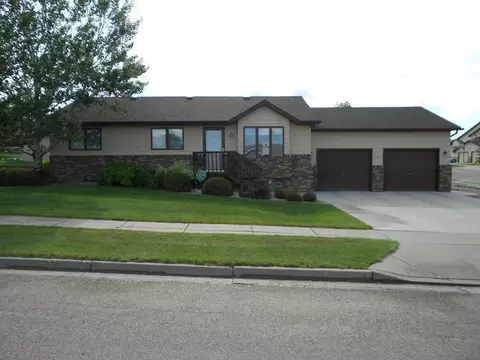 1782 Volk Dr, Bismarck, ND 58501 photo 1