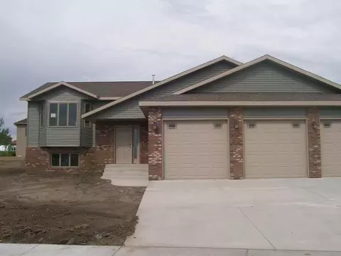 4808 Pumice Lp, Bismarck, ND 58503 photo 1
