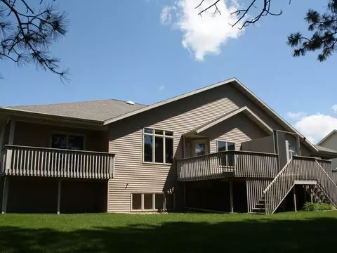 117 Calgary Ave E, Bismarck, ND 58503 photo 2