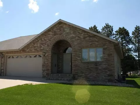 117 Calgary Ave E, Bismarck, ND 58503 photo 1