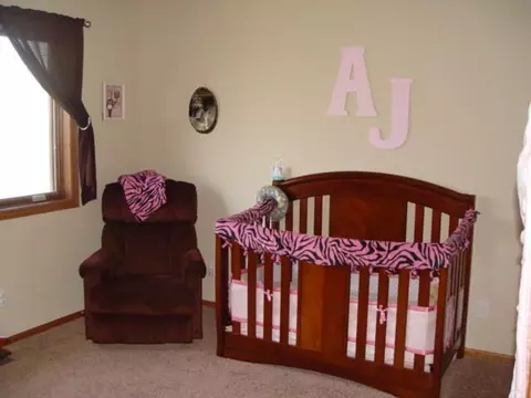 5524 Calvert Dr, Bismarck, ND 58503 photo 7
