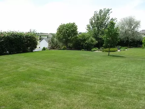 725 Brome Loop, Bismarck, ND 58503 photo 12