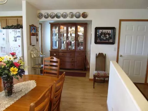 725 Brome Loop, Bismarck, ND 58503 photo 4