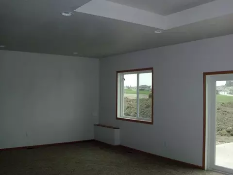 626 Calgary Ave E, Bismarck, ND 58503 photo 4