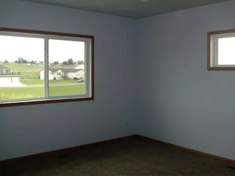626 Calgary Ave E, Bismarck, ND 58503 photo 12