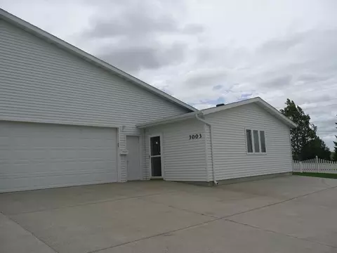3003 Colorado Dr E, Bismarck, ND 58503 photo 2