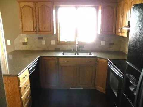 923 Chambly Ave, Bismarck, ND 58503 photo 3