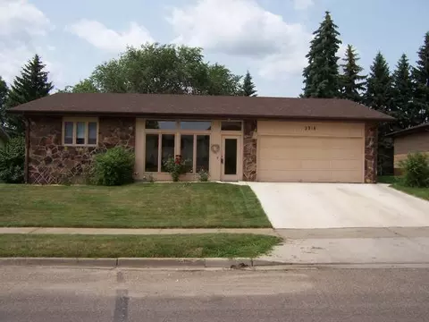2318 Boulevard Ave E, Bismarck, ND 58503 photo 2