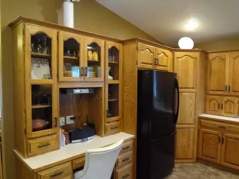 233 Edmonton Dr E, Bismarck, ND 58503 photo 4