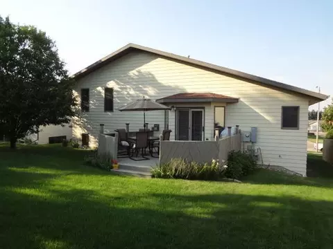 233 Edmonton Dr E, Bismarck, ND 58503 photo 19