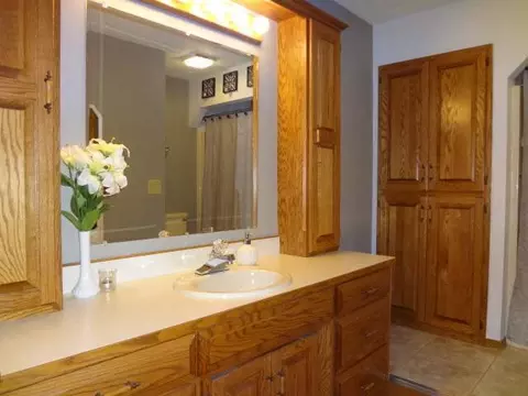 233 Edmonton Dr E, Bismarck, ND 58503 photo 14