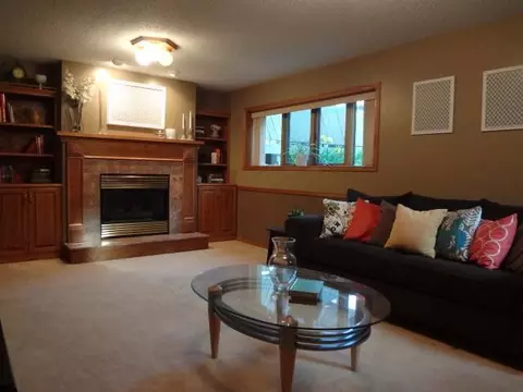 233 Edmonton Dr E, Bismarck, ND 58503 photo 8