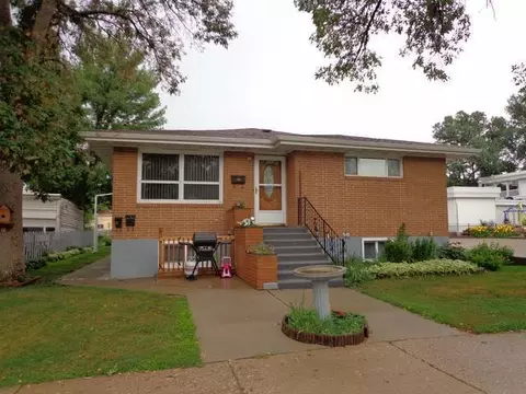 303 4th Ave NW, Mandan, ND 58554 photo 2