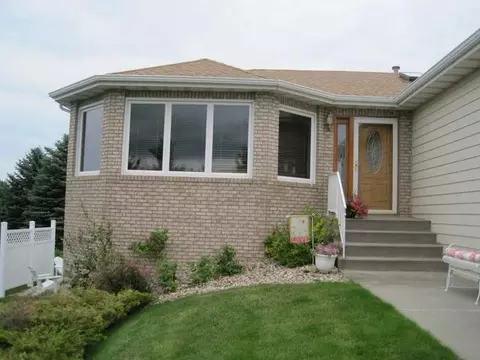 2204 9 Ave SE, Mandan, ND 58554 photo 2