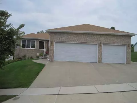 2204 9 Ave SE, Mandan, ND 58554 photo 1