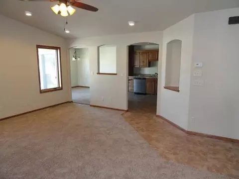 2504 Michael Ln SE, Mandan, ND 58554 photo 5