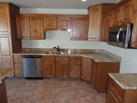 2504 Michael Ln SE, Mandan, ND 58554 photo 6