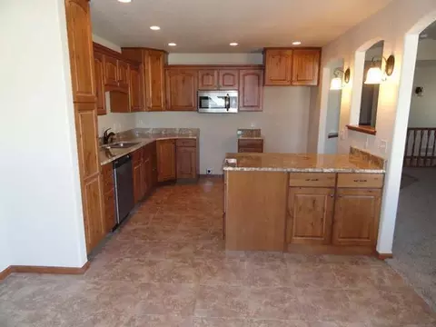 2504 Michael Ln SE, Mandan, ND 58554 photo 7