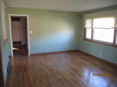 1804 Sunset Dr NW, Mandan, ND 58554 photo 2