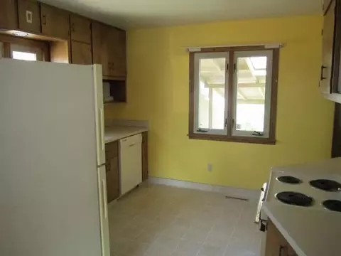 1804 Sunset Dr NW, Mandan, ND 58554 photo 5