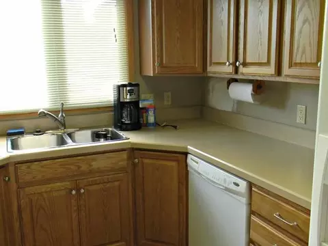 606 Wachter Ave E, Bismarck, ND 58504 photo 7