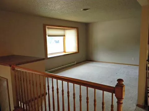 606 Wachter Ave E, Bismarck, ND 58504 photo 2