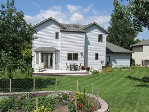 1319 Territory Dr, Bismarck, ND 58503 photo 14