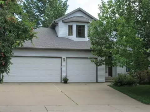 1319 Territory Dr, Bismarck, ND 58503 photo 2