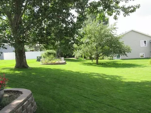 1319 Territory Dr, Bismarck, ND 58503 photo 15