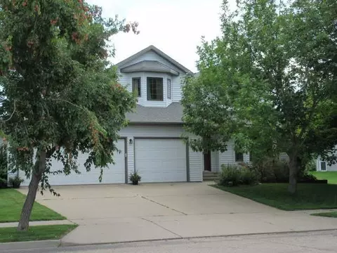 1319 Territory Dr, Bismarck, ND 58503 photo 3