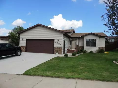 1508 3rd Ave NE, Mandan, ND 58554 photo 1