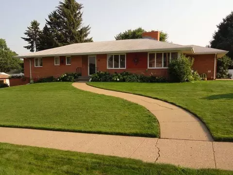 105 E Avenue Ave E, Bismarck, ND 58501 photo 1
