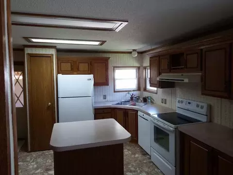 4701 Cortez Cir NW, Mandan, ND 58554 photo 5
